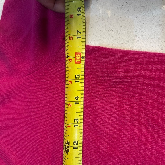 Uniqlo Women's Crewneck Sweater - Bright Fuchsia Pink - Picture 5 of 6